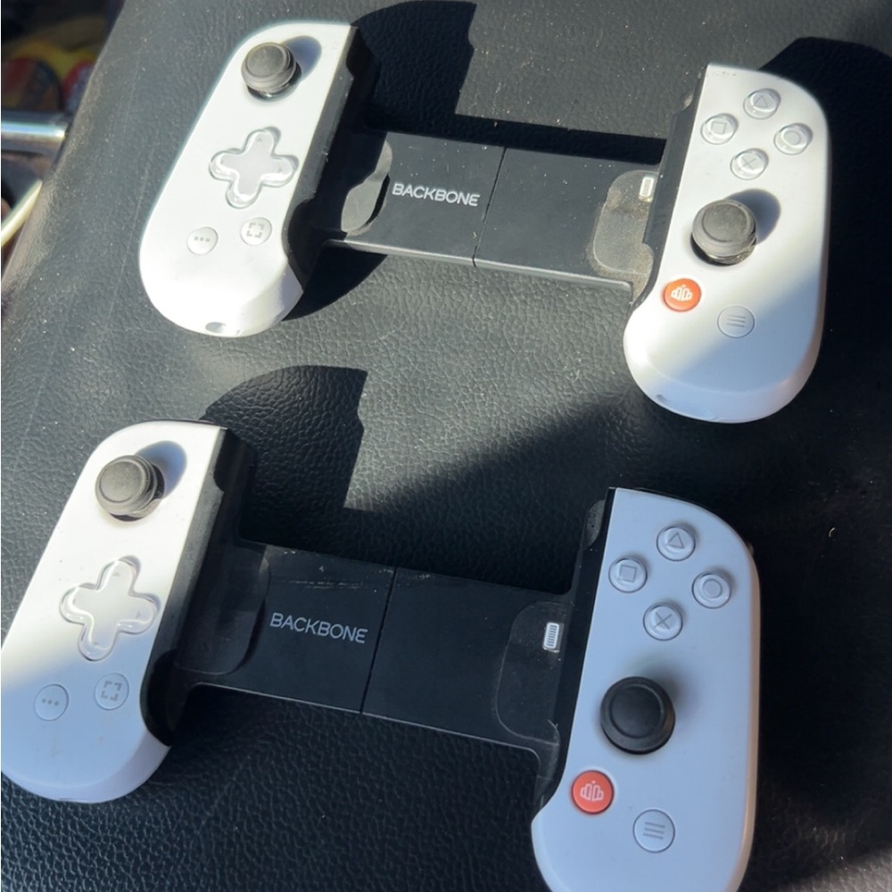 Backbone playstation Gaming Controller (lightning plug)
